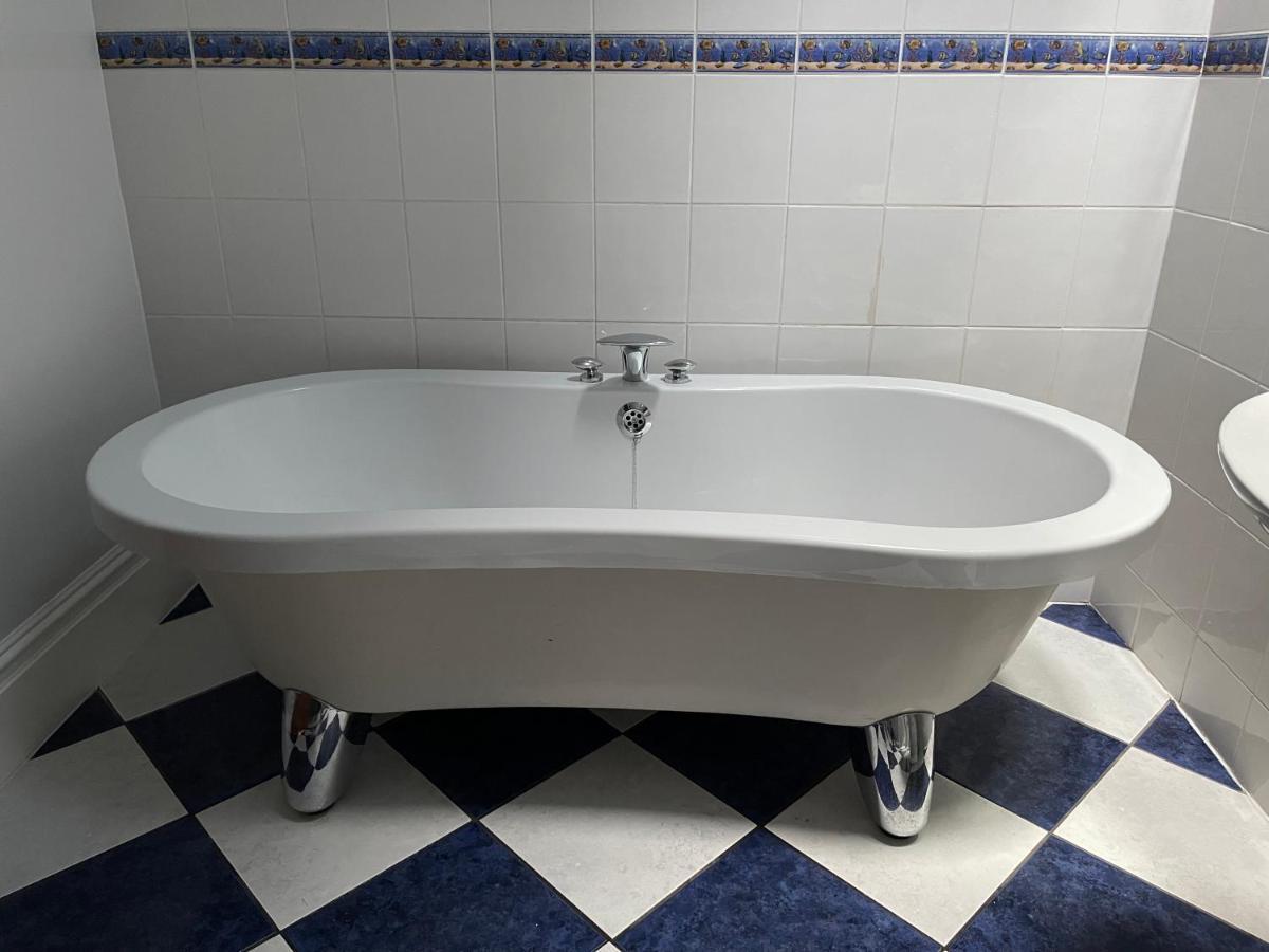 Ballinderry Station Cottage - Luxury Stay. Lisburn Extérieur photo